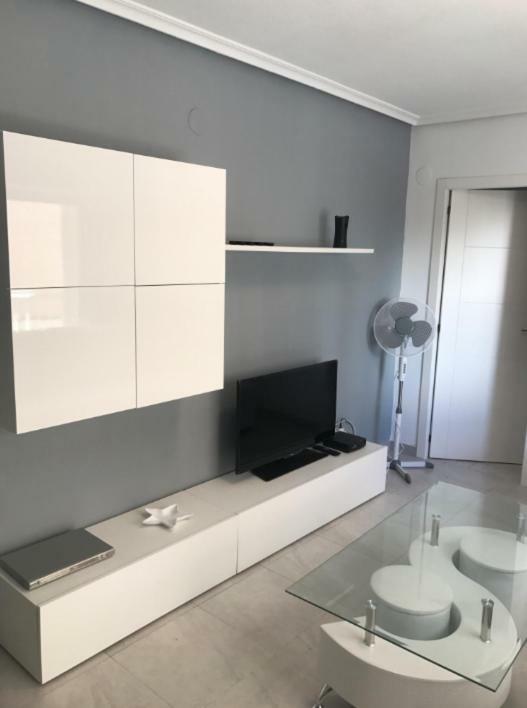 Modern Beach Apartment Торевьиа Экстерьер фото
